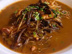 小鸡炖蘑菇-石老头关东饺子王·东北菜(嘉华鑫城店)