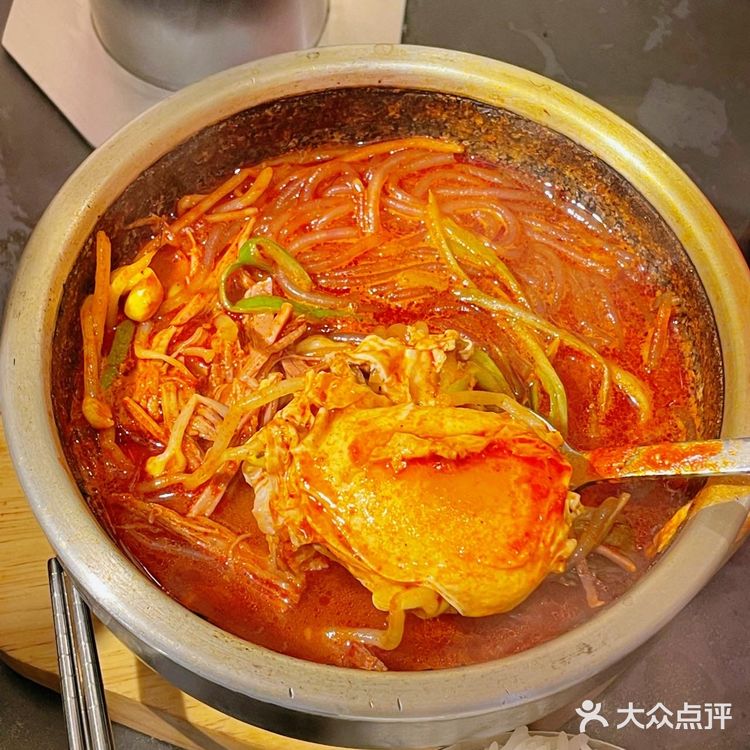 这个烤肉双人餐量好大我们仨人都没吃完……