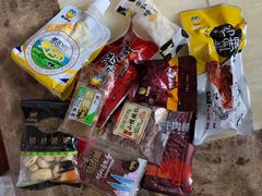 -来伊份1038(新村路三店)