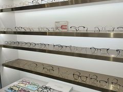 -视野联行眼镜•蔡司•依视路(温江店)