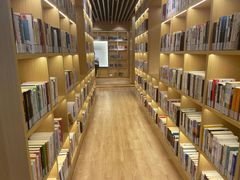 -漕河泾街道图书馆(漕河泾社区文化活动中心店)