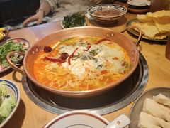 -洱火云南酸菜牛肉火锅(石景山当代商城店)