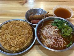 -柳州肥姨妈大骨螺蛳粉(东靖路店)