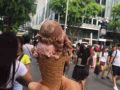 -詹爷爷乌节路街头冰淇淋