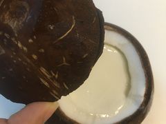 -志龙皇冠吃货椰子铺