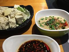-洪氏嗨捞·广东猪肚鸡·椰子鸡火锅(西咸万象城店)