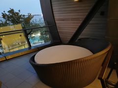 -上海滴水湖皇冠假日酒店