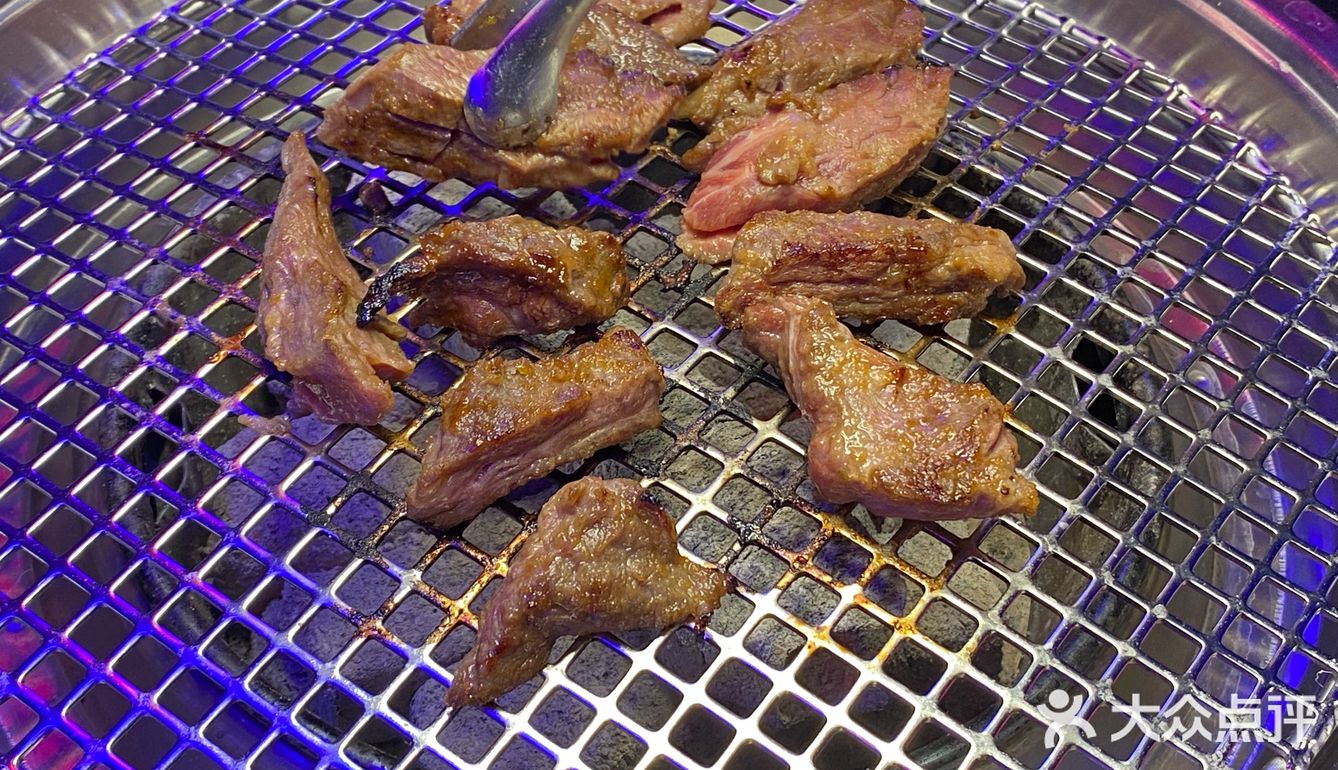 重庆探店｜国潮来袭‼️九街一家炫酷小众的宝藏烤肉店