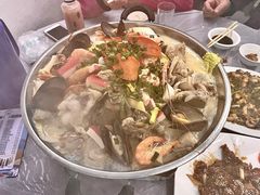 招牌海鲜骨煲-凤城康记饭店