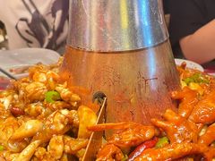 糯香鸡爪美牛蛙锅-老佛爷铜炉蛙锅(东门老街店)