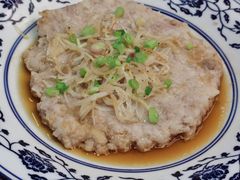 银鱼仔蒸马蹄肉饼-中国大酒店·食街