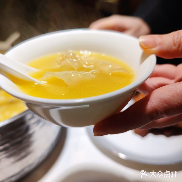 一定注意了要提前预订。店内不大