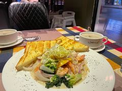 蒜香鲜虾奶油意面-遇见西木美式餐厅(体育路店)