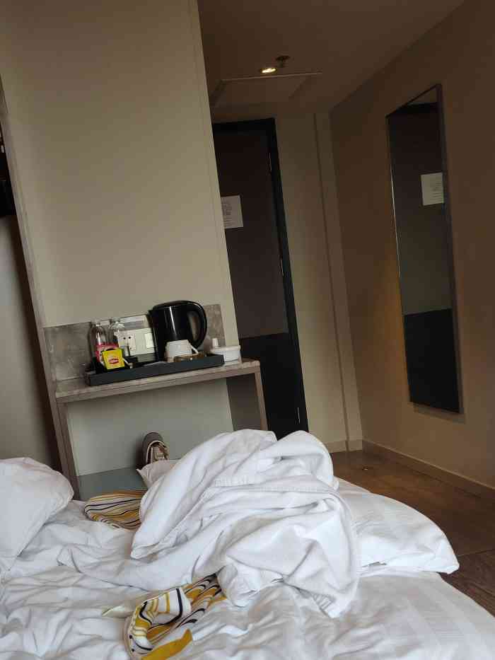 2018年12月24日 打分 这个酒店各个方面都不错,离翠湖就几分钟路,跟前