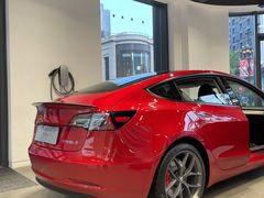 -TESLA 特斯拉(上海太古汇体验店)