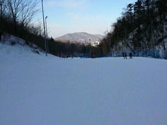 -亚布力新体委滑雪场