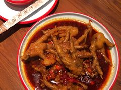 肖公庙招牌凤爪-老闵田螺馆·南昌市井菜·特色小吃(总店)