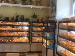 面包甜点陈列柜-可颂坊(中心书城店)