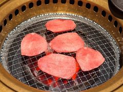 -山川小町·极番烧肉(新地假日广场店)