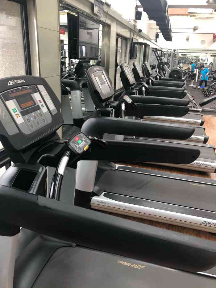 韦德伍斯健身中心(名仕店)-"洗澡后来都是凉水,到九点但是都没人管理