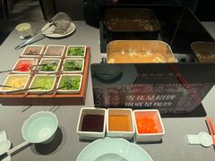 -左庭右院鲜牛肉火锅黑金店(陆家嘴中心店)