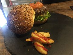 -HIGH FIVE哈福手工汉堡(桂林路店)