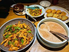 -吃饭皇帝大土家民族菜(正大广场店)