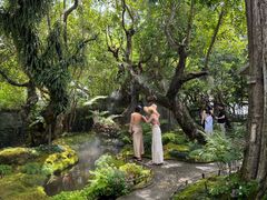 -Chom Cafe and Restaurant