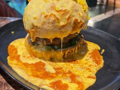 瀑布芝士牛肉汉堡-Let'sBURGERplus·非常创意汉堡(三里屯店)