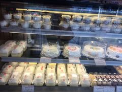 -红宝石·鲜奶小方·海派西点房(南丹店)