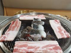 -围炉肉舍•炭烤活鳗•丹东海鲜烤肉(步行街店)