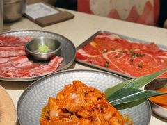 -蚂蚁洞·烤肉大营地(上海静安大悦城店)