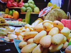 -雍容荟帝王蟹活龙虾展台自助(IFS黑金店)