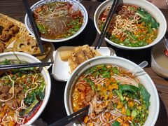 -爆炸头阿姨小四川正宗川味小吃(无任何分店)