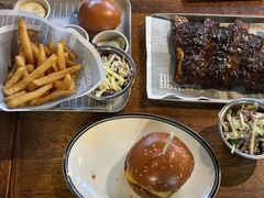 -Ribs & Burgers The Rocks