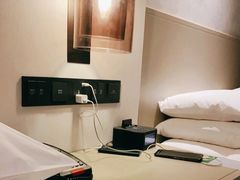 -上海漕河泾万丽酒店