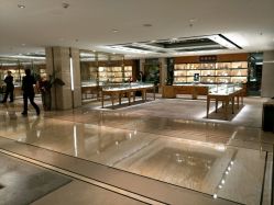 -北京七彩云南翡翠珠宝旗舰店(月坛店)