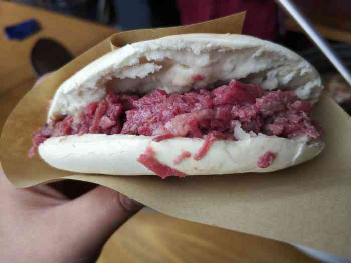 老西安腊牛肉夹馍(永兴坊店)-"还是没有地方坐的一个小吃摊而且摊位