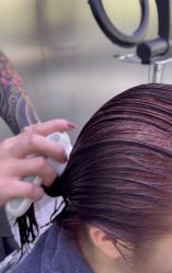 -茶发Salon·烫发染发理发