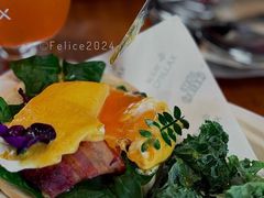 伊比利亚火腿配班尼迪克蛋-CHILLAX轻乐时(侨建·Hi City店)
