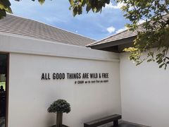 -Chom Cafe and Restaurant