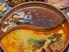 -洱火云南酸菜牛肉火锅(石景山当代商城店)
