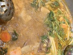-野山舂·贵州现舂酸汤牛肉(东山店)