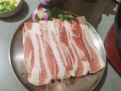 -围炉肉舍•炭烤活鳗•丹东海鲜烤肉(步行街店)