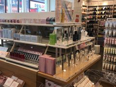 -名创优品(中原万达2F店)