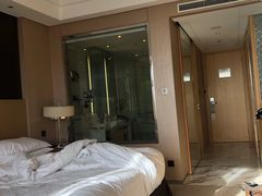 -上海漕河泾万丽酒店