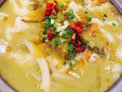 石锅酸菜鱼-周鱼小馆石锅酸菜鱼(活力汇店)