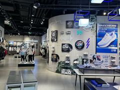 -LuOne凯德晶萃广场(徐家汇路店)
