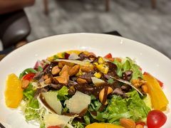煎菲肋牛柳坚果沙拉-安妮意大利餐厅(丽都店)
