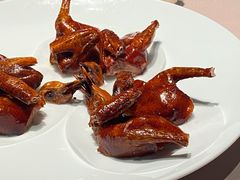 脆皮乳鸽-荣轩(新荣记环球金融中心店)